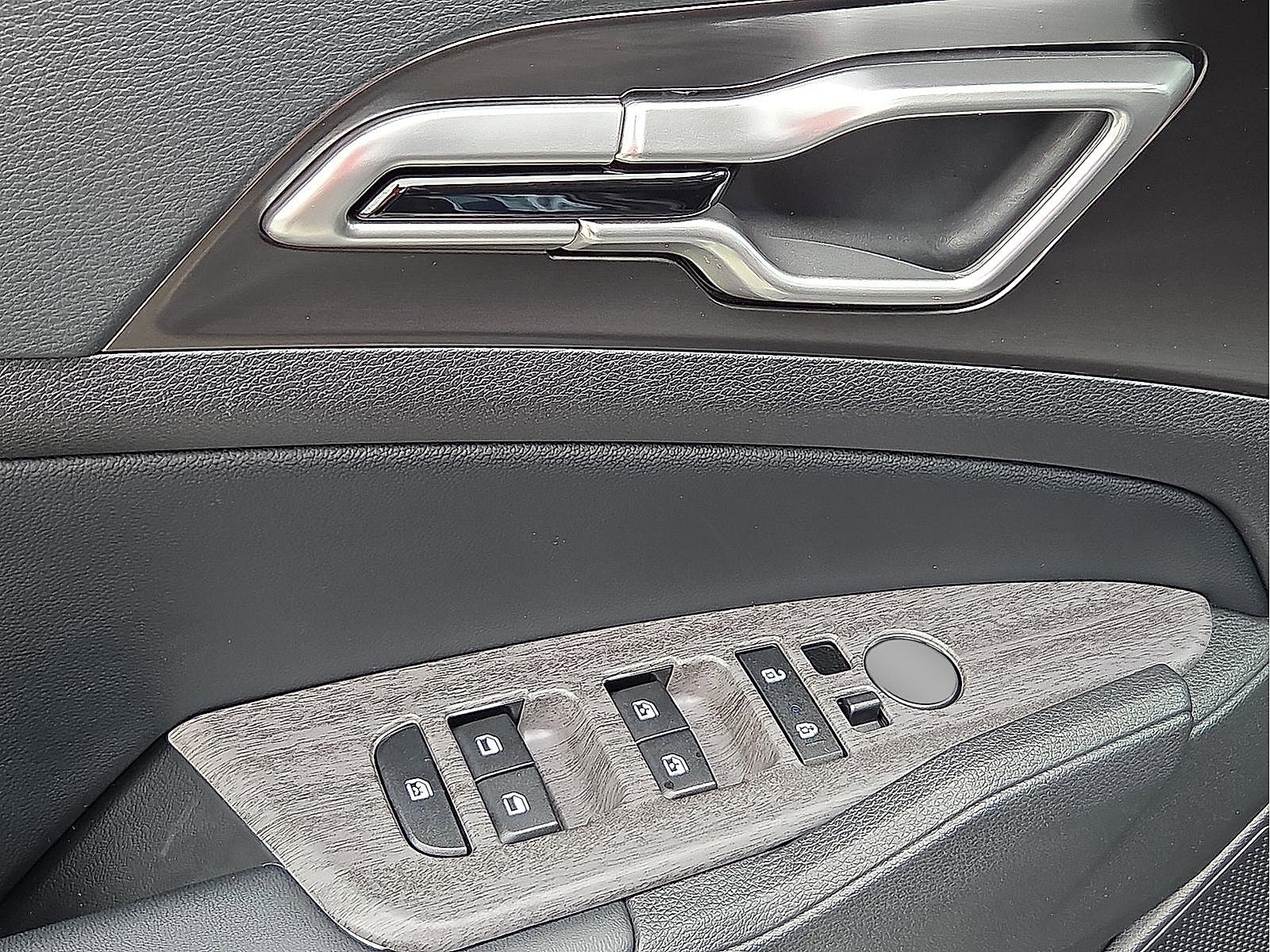 Used 2025 Kia Sportage EX image 13