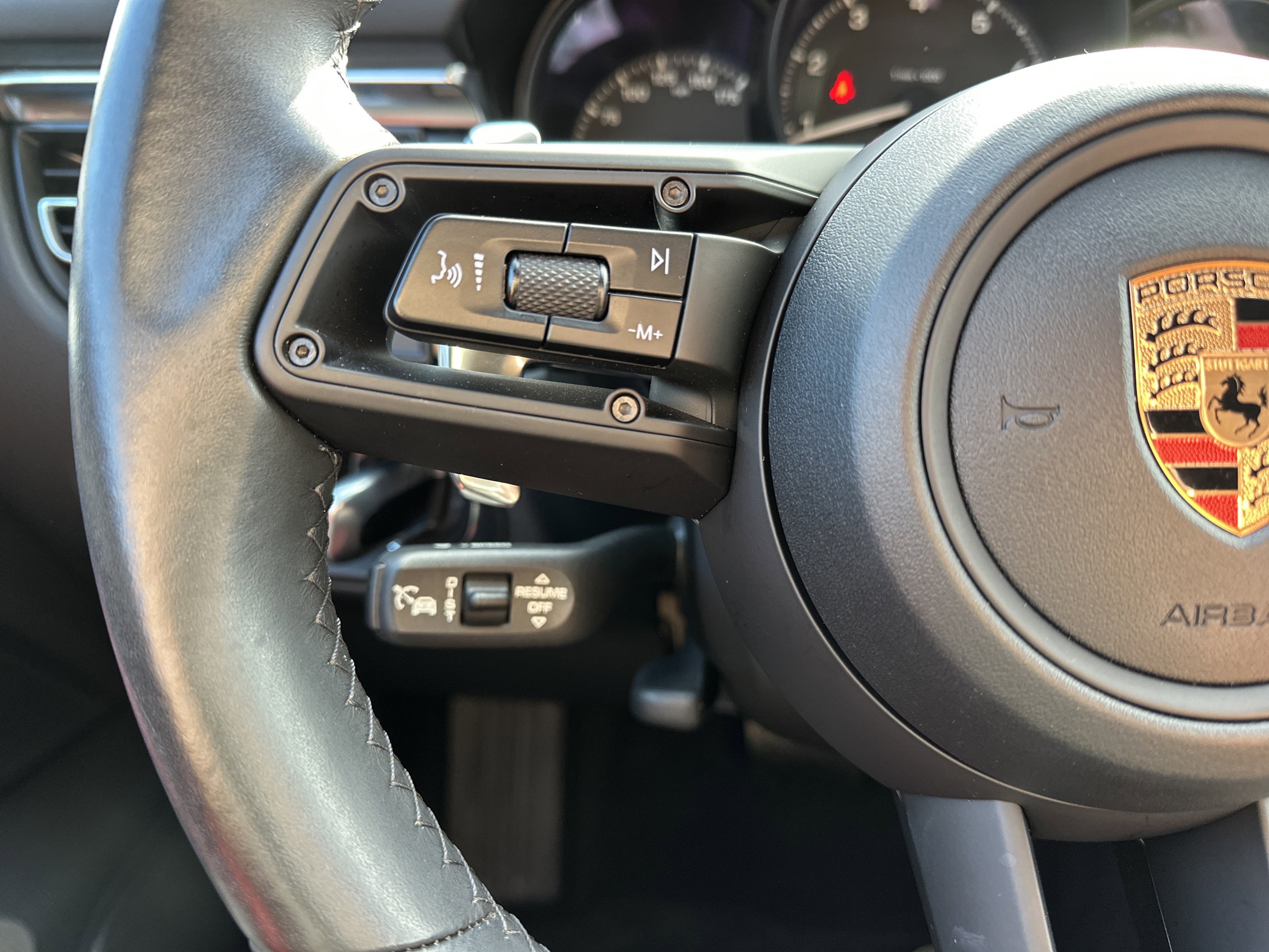 Used 2023 Porsche Macan image 17