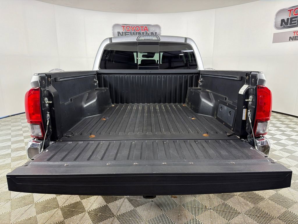 Used 2019 Toyota Tacoma SR5 RWD image 18