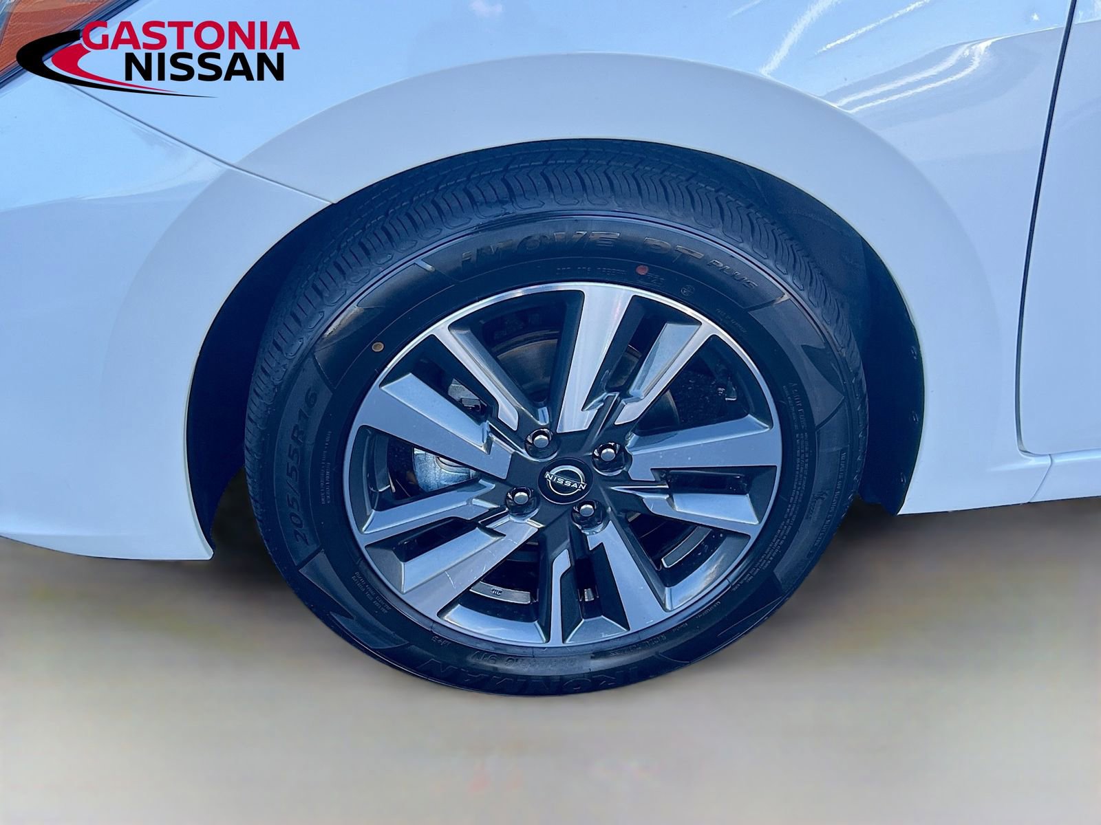 Used 2024 Nissan Versa SV image 37