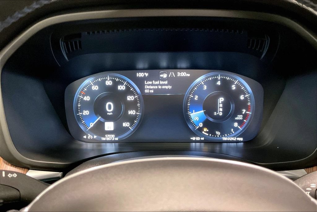 Used 2021 Volvo XC60 T5 Momentum w/ Premium Package AWD/4WD image 14