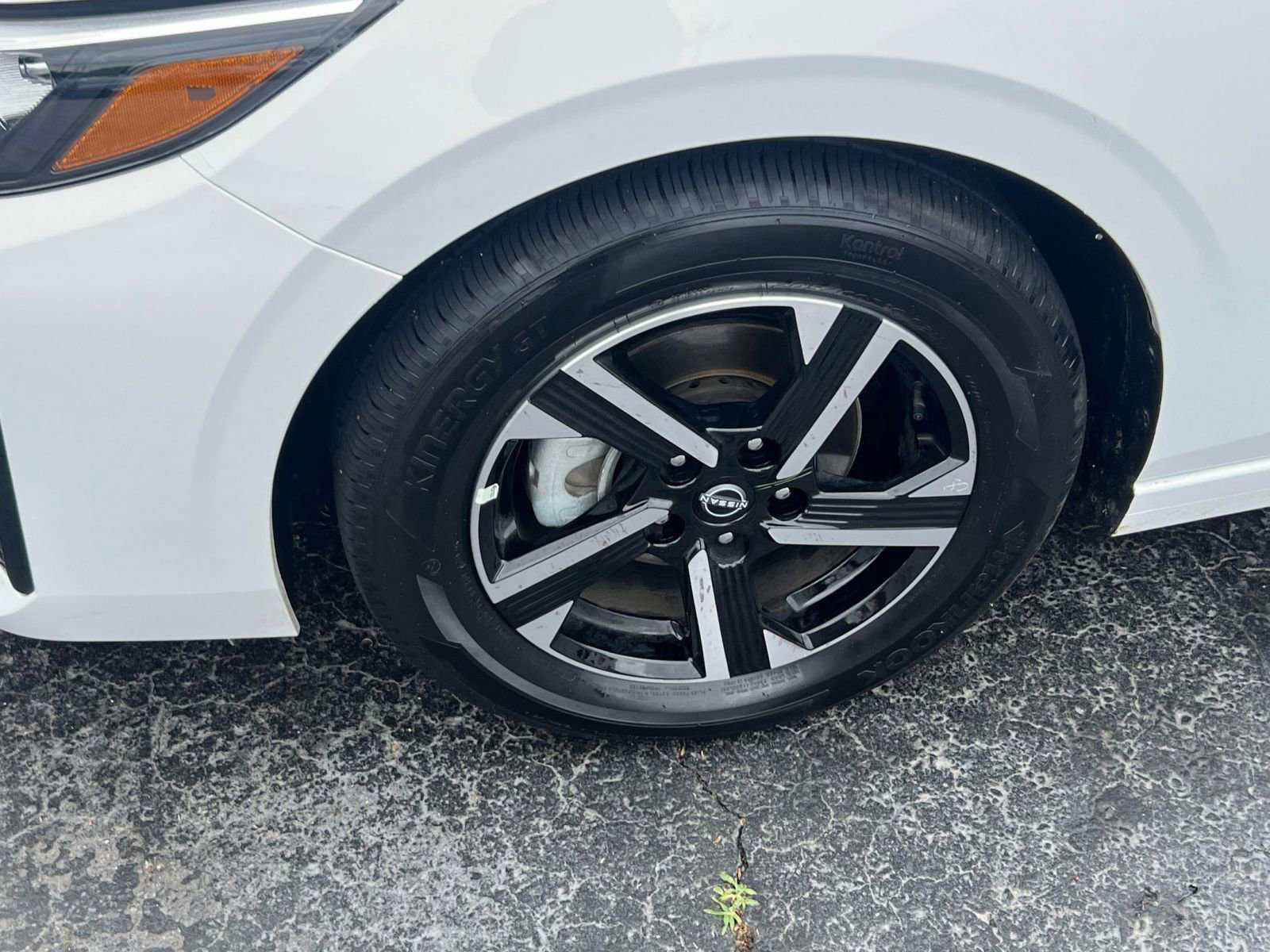 Used 2025 Nissan Sentra SV FWD image 24