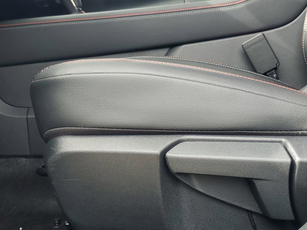 New 2025 Nissan Kicks SR image 12