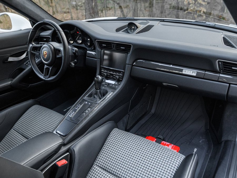 Used 2016 Porsche 911 R image 16