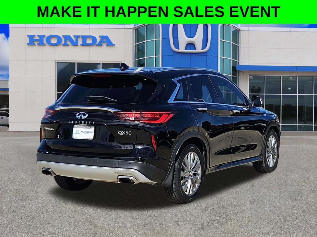 Used 2023 INFINITI QX50 Luxe FWD image 3