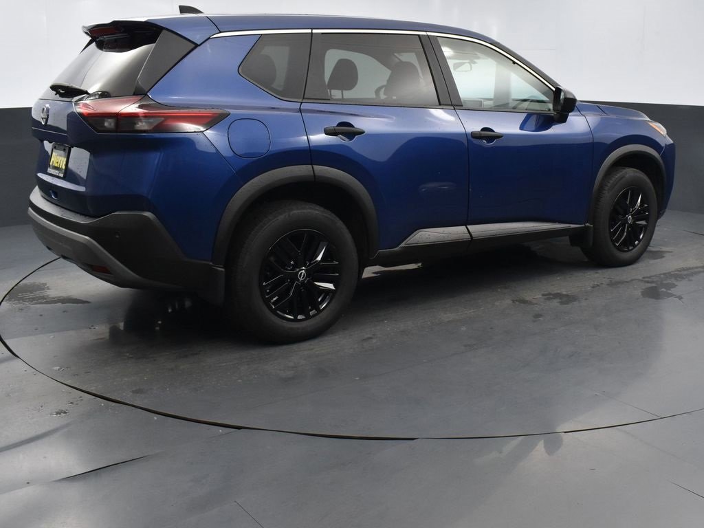 Used 2023 Nissan Rogue S image 4