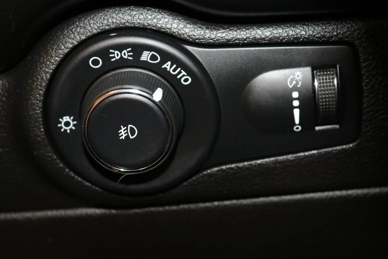 Used 2021 Dodge Durango SXT w/ 3rd Row Seating Group image 48