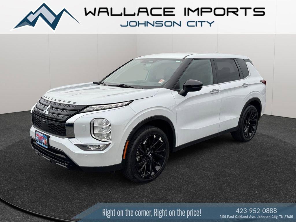 Used 2023 Mitsubishi Outlander SE Black Edition image 2