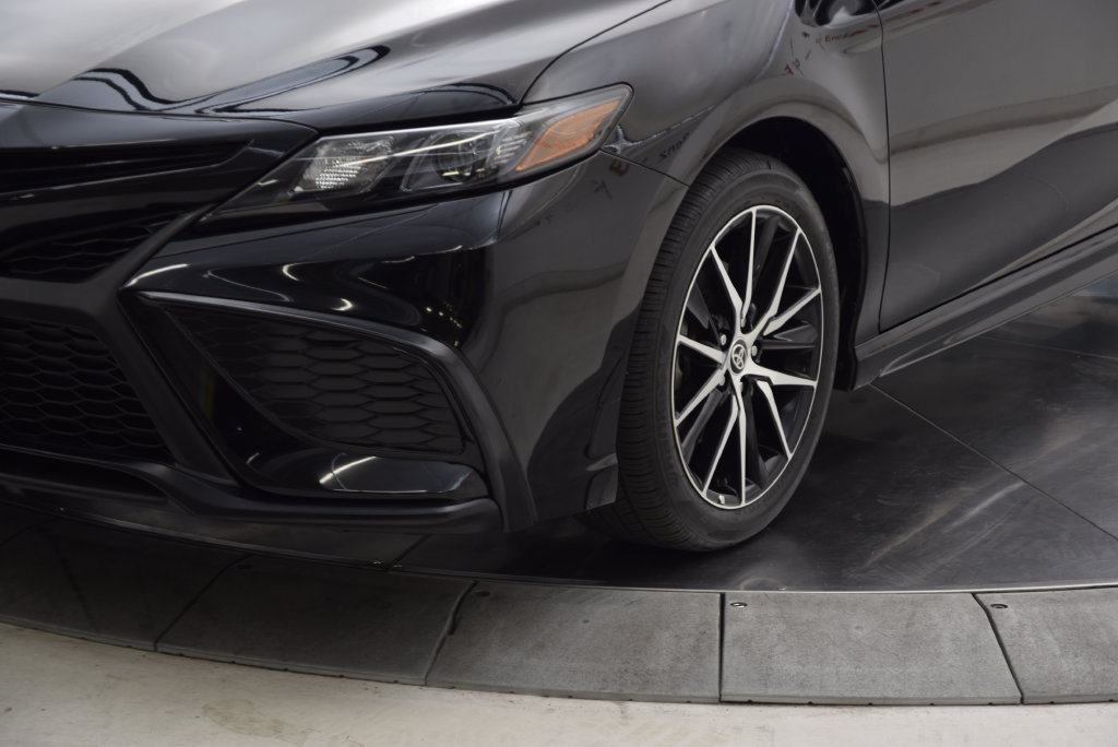 Used 2024 Toyota Camry SE w/ Convenience Package FWD image 10