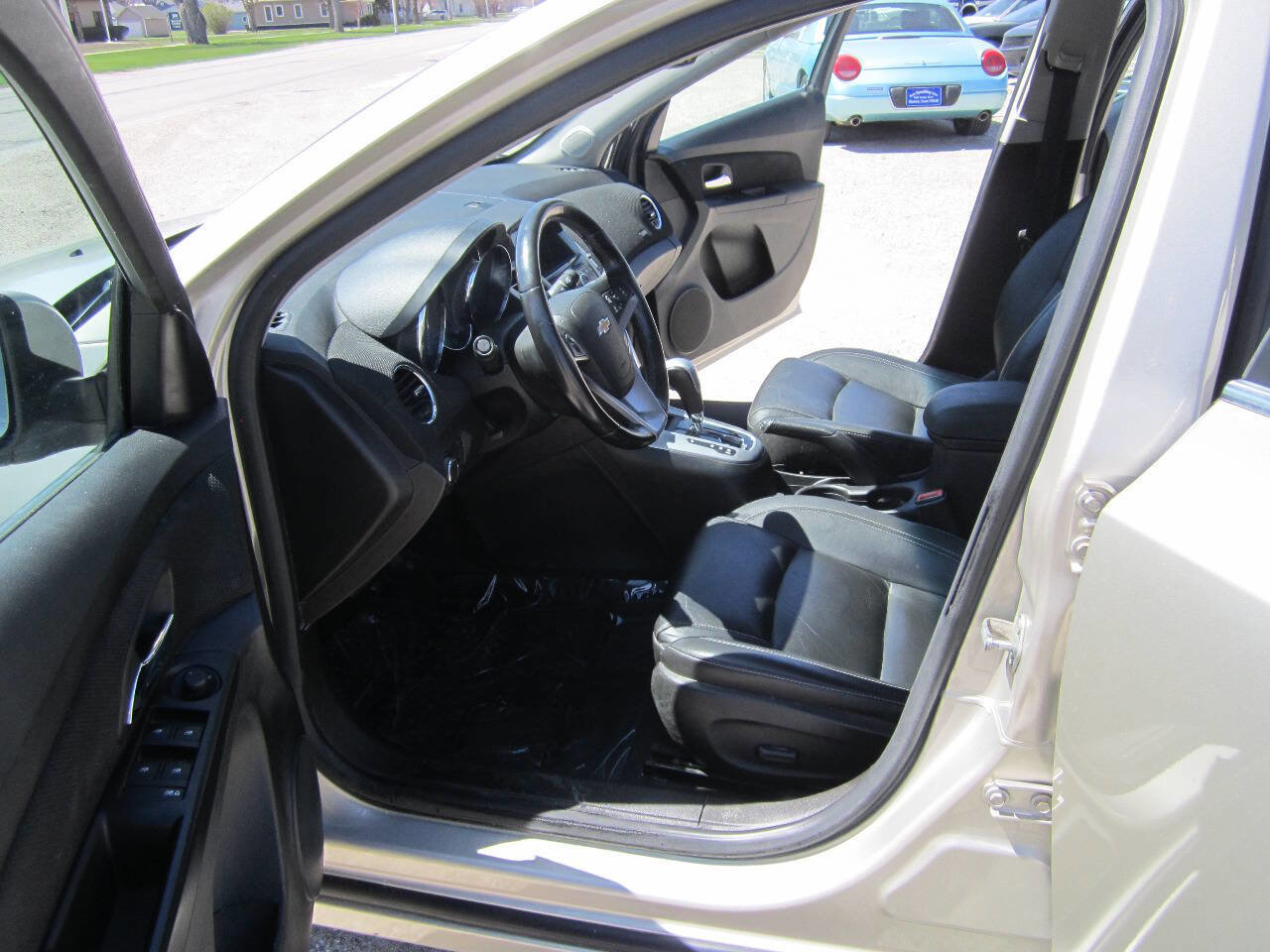 Used 2014 Chevrolet Cruze Diesel FWD image 8