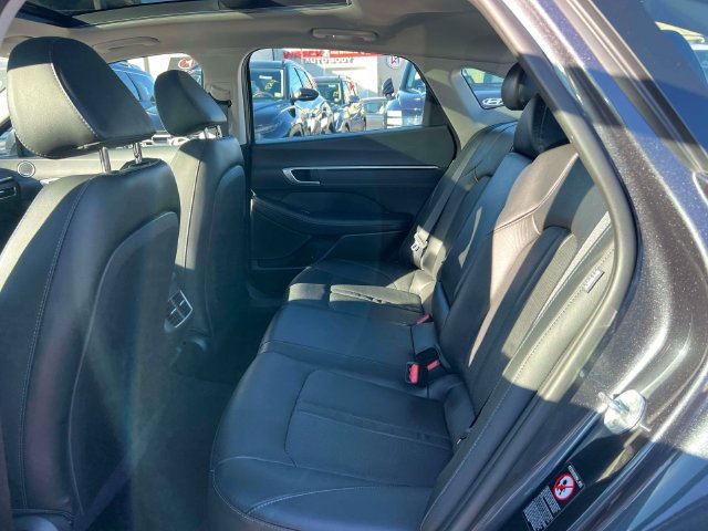 Used 2020 Hyundai Sonata Limited w/ Cargo Package FWD image 11