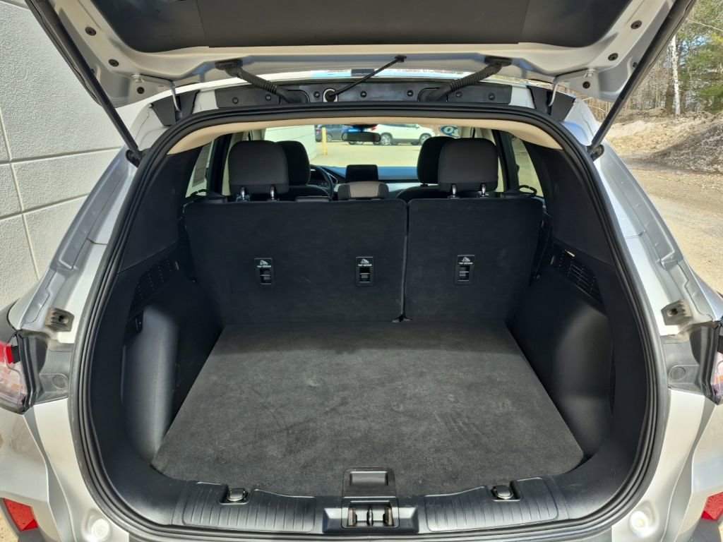 Used 2020 Ford Escape SE image 10