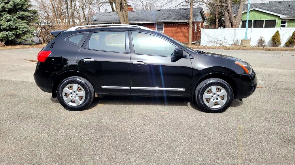Used 2014 Nissan Rogue S image 2