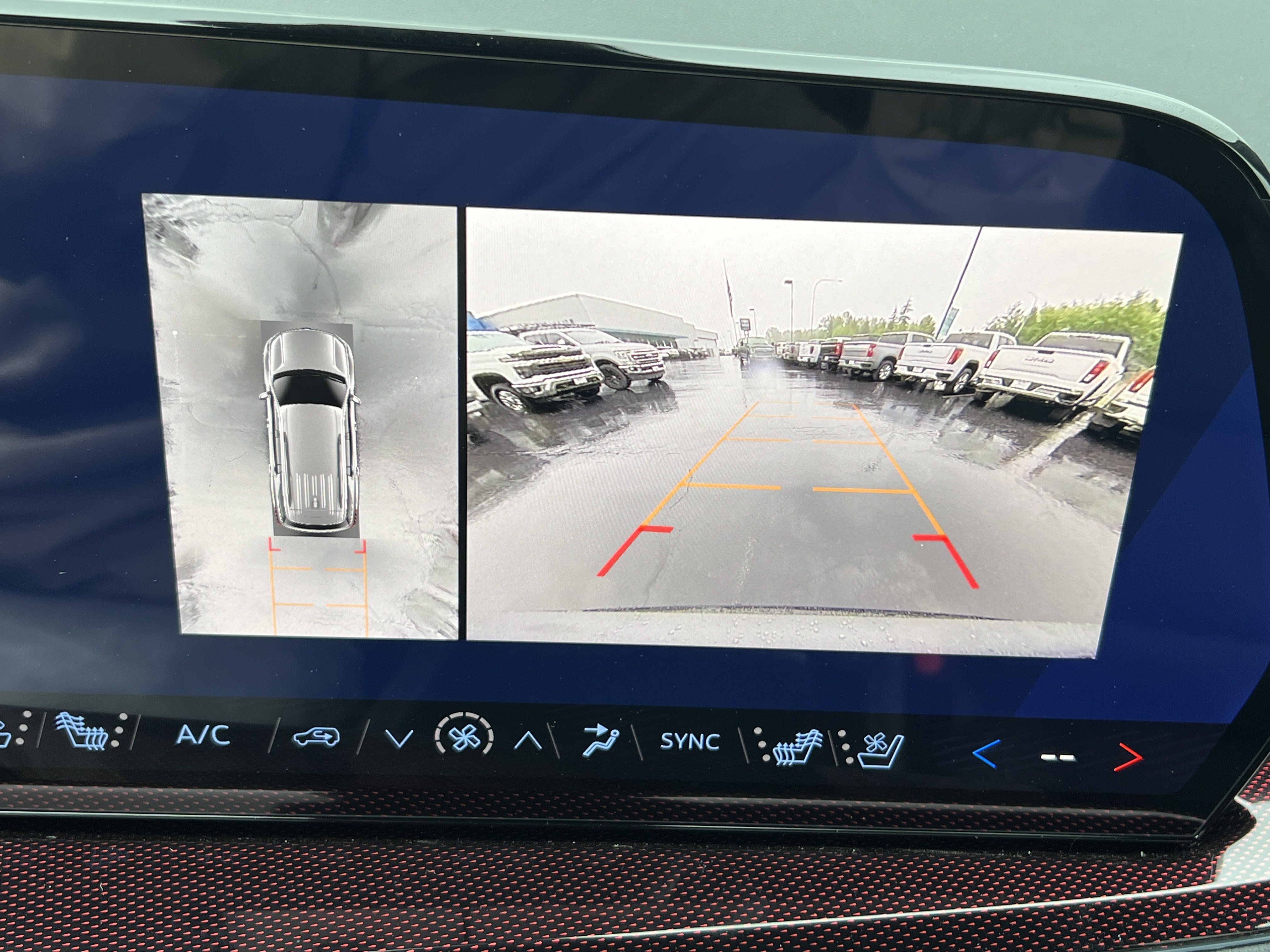 New 2026 Chevrolet Traverse RS AWD/4WD image 14