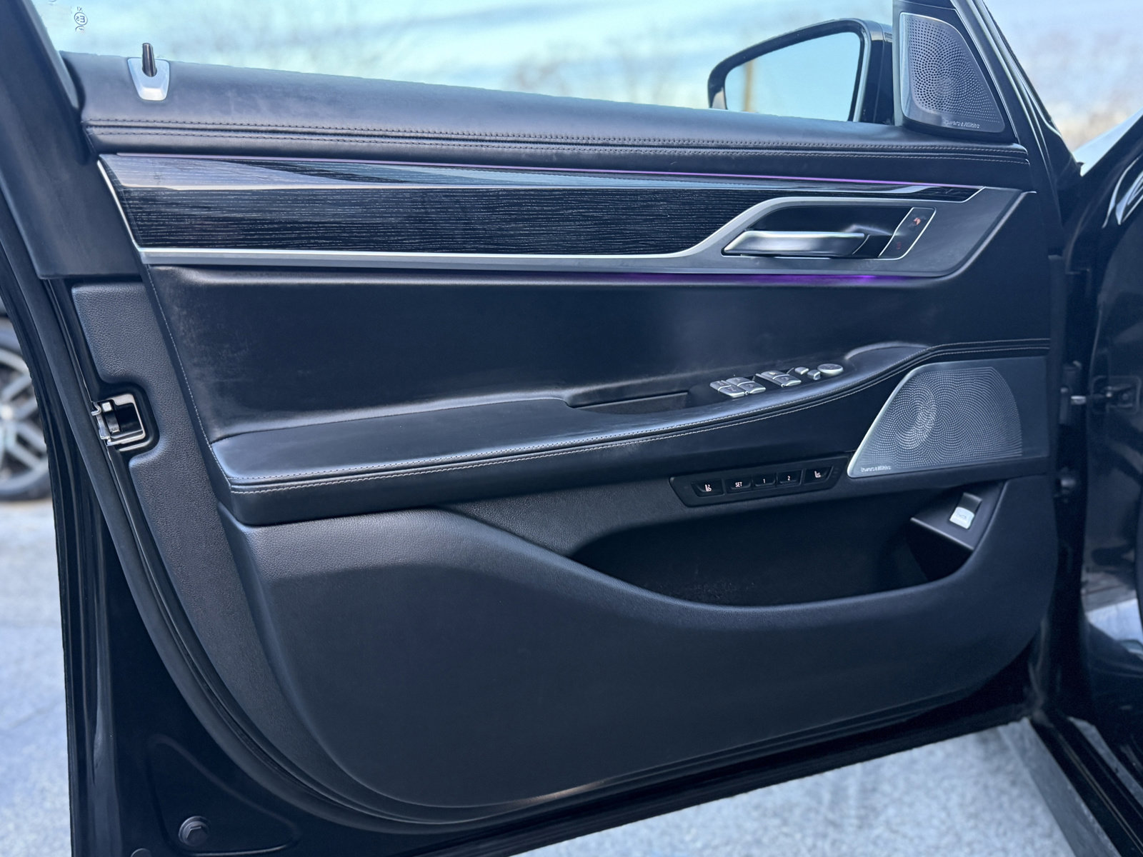 Used 2020 BMW 750i xDrive w/ Executive Package AWD/4WD image 23