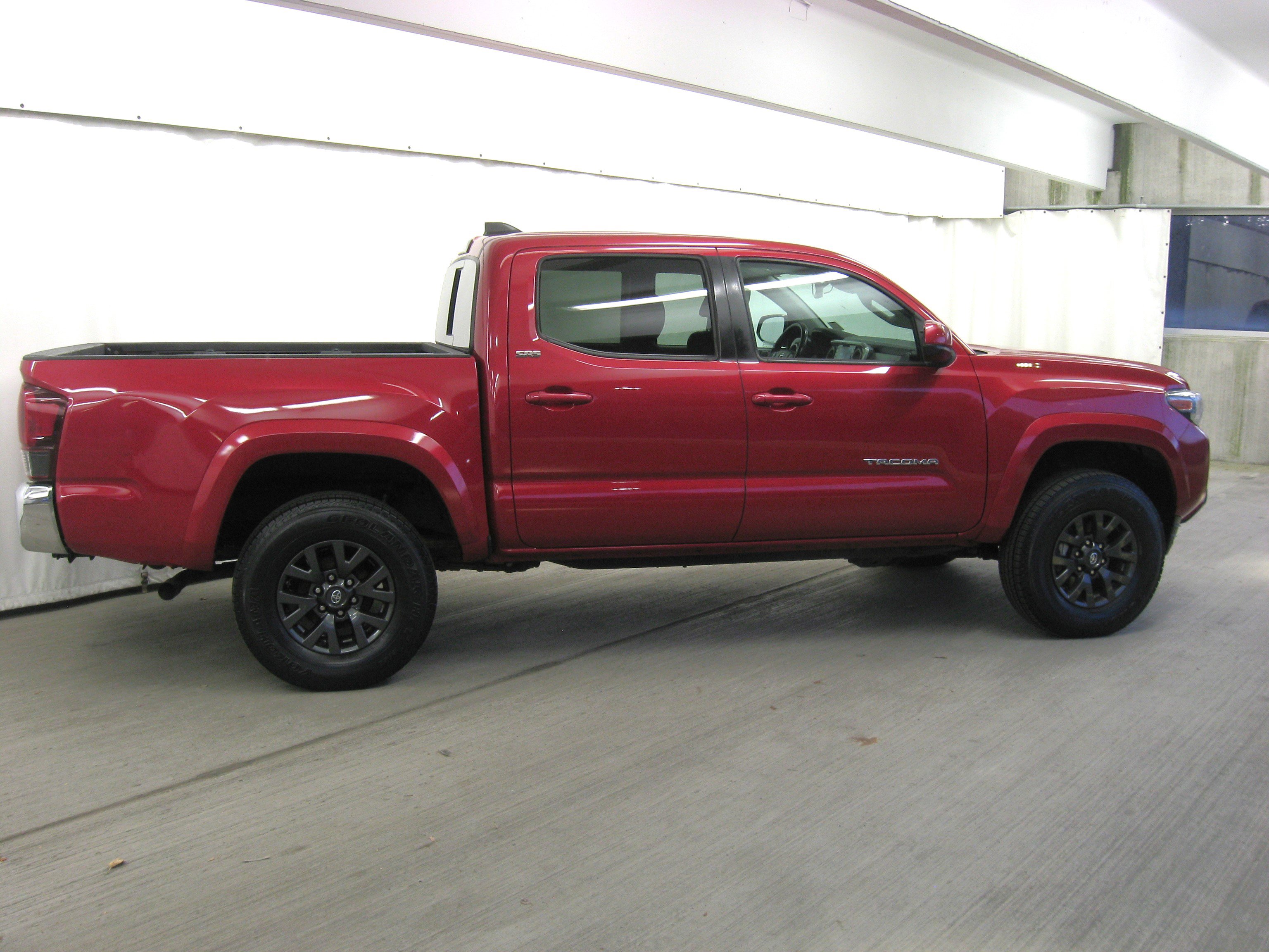 Used 2020 Toyota Tacoma SR5 image 4