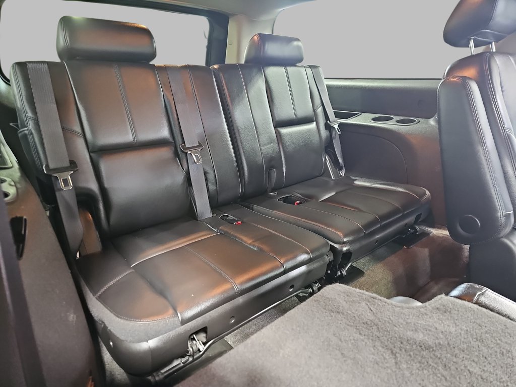 Used 2010 Chevrolet Suburban LT AWD/4WD image 15