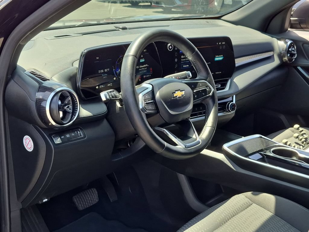 Used 2025 Chevrolet Equinox LT AWD/4WD image 15
