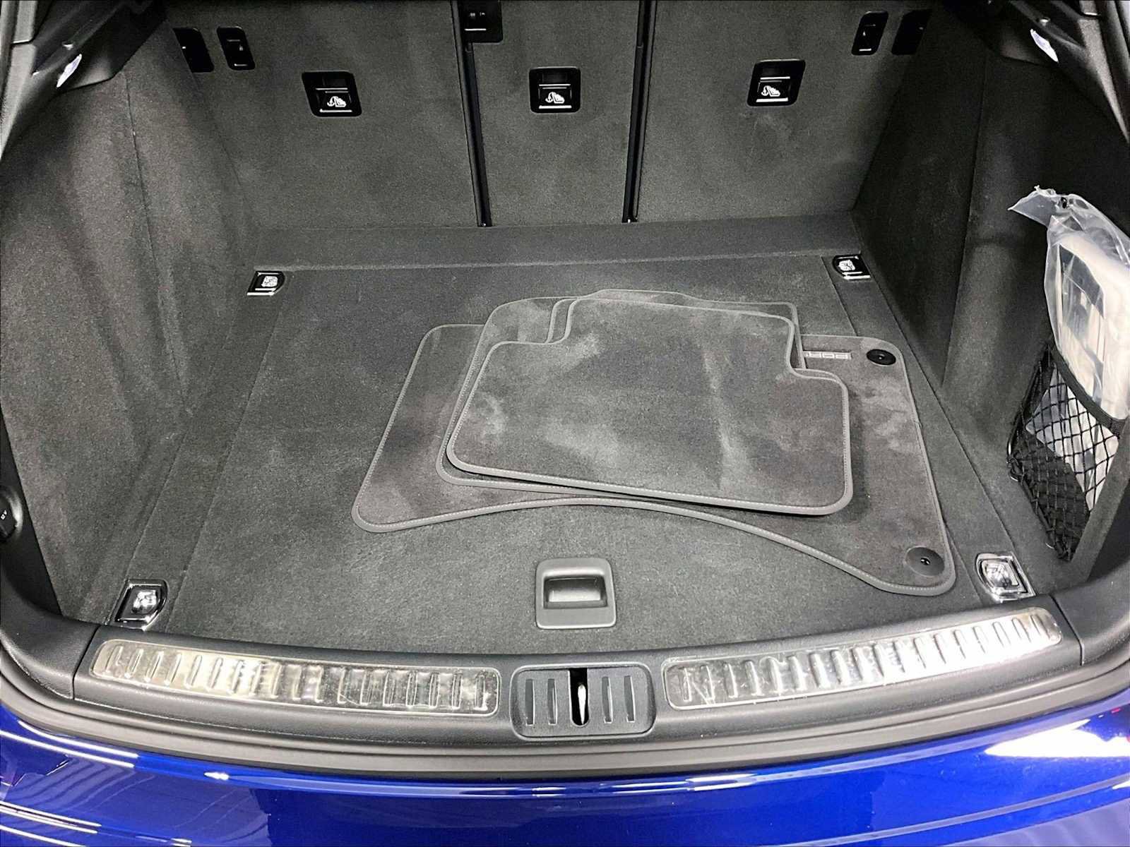 Used 2025 Porsche Macan image 39