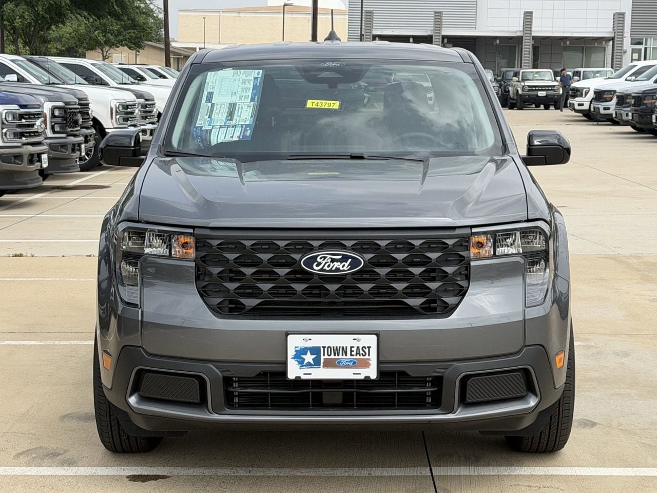 New 2026 Ford Maverick XLT w/ XLT Luxury Package FWD image 9