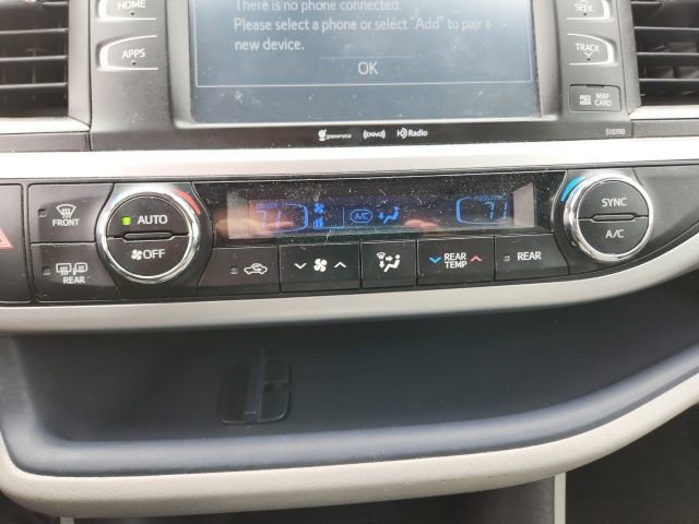 Used 2019 Toyota Highlander XLE image 27