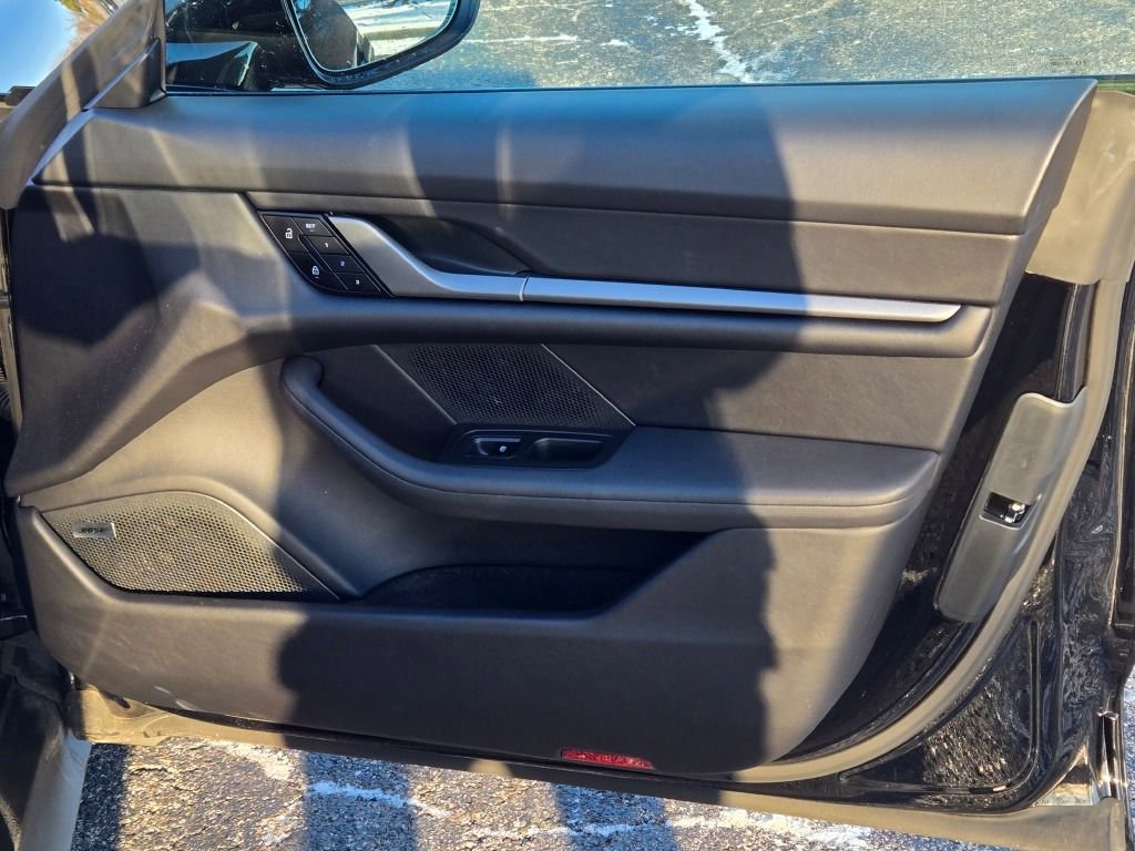 Certified 2025 Porsche Taycan 4S image 33