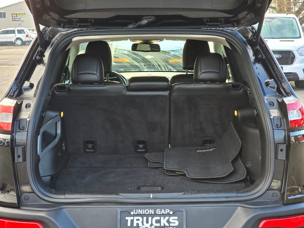 Used 2018 Jeep Cherokee Latitude Plus image 16