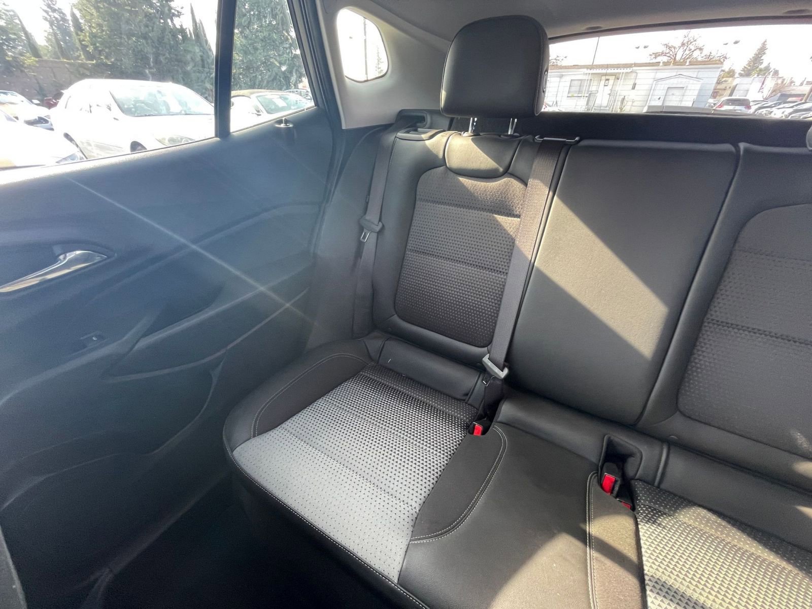 Used 2025 Chevrolet Trax LT w/ LT Convenience Package image 34