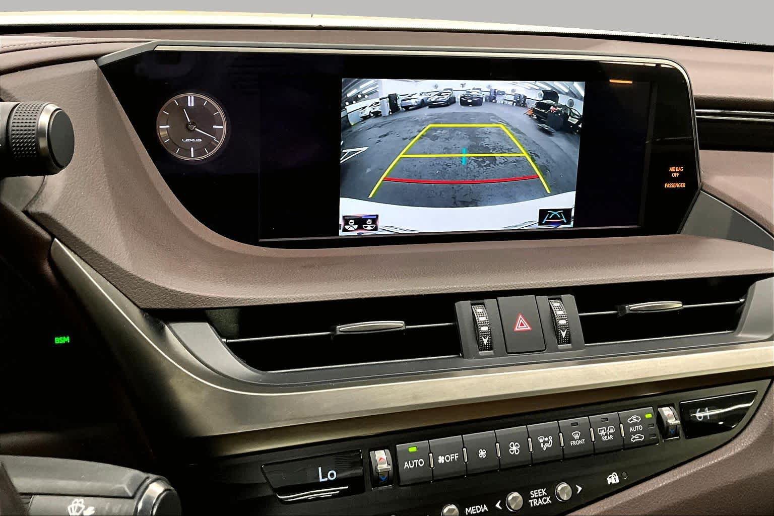 Used 2019 Lexus ES 300h w/ Premium Package FWD image 26