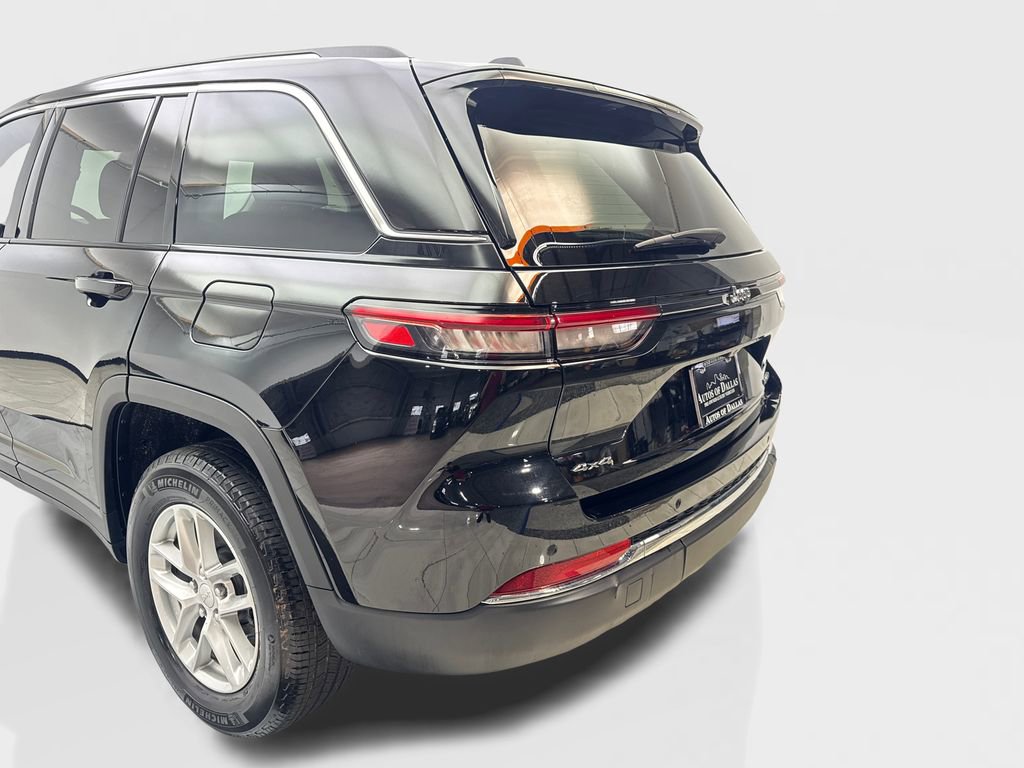 Used 2024 Jeep Grand Cherokee Laredo X w/ Trailer Tow Package AWD/4WD image 19