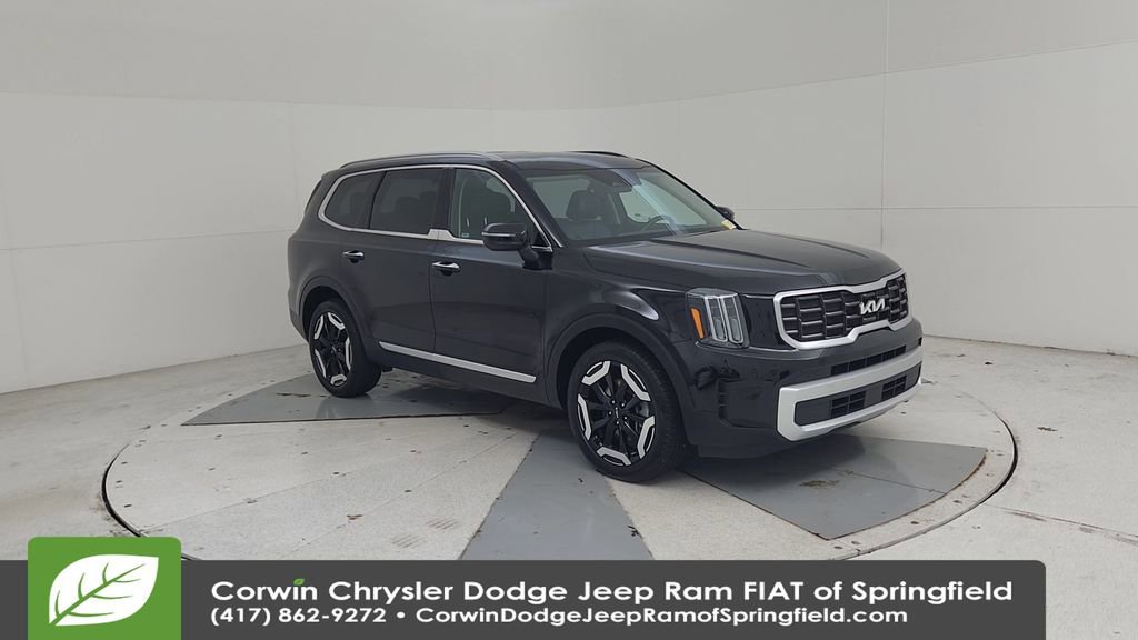 Used 2025 Kia Telluride S AWD/4WD image 3