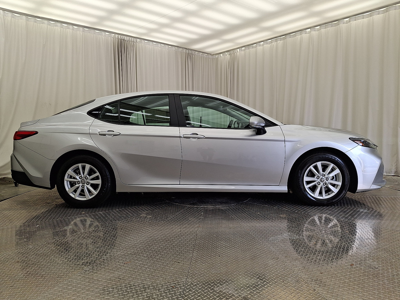 Used 2026 Toyota Camry LE FWD image 17