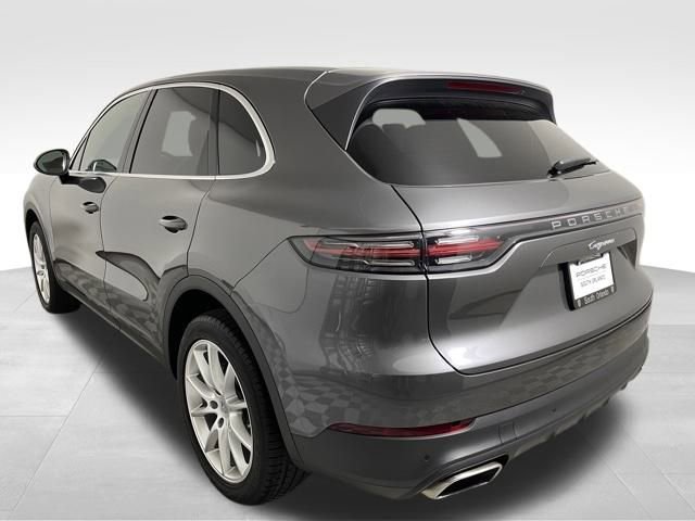 Used 2023 Porsche Cayenne w/ Premium Package image 3