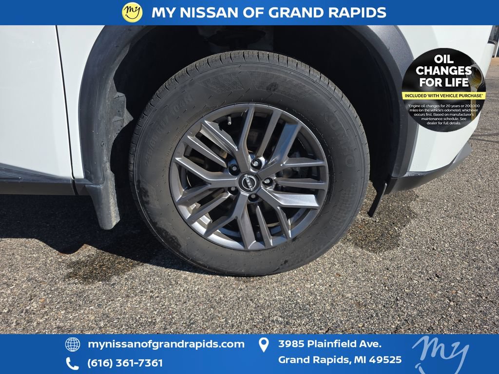 Used 2023 Nissan Rogue S AWD/4WD image 33