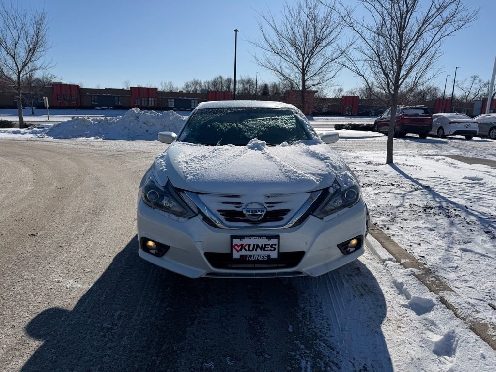 Used 2017 Nissan Altima 2.5 SR image 3