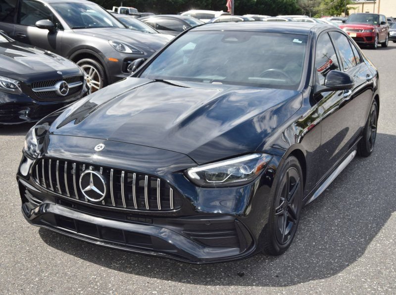 Used 2023 Mercedes-Benz C 300 4MATIC Sedan image 3