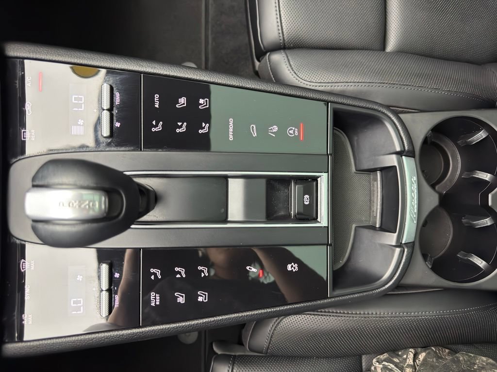 Used 2022 Porsche Macan S AWD/4WD image 29