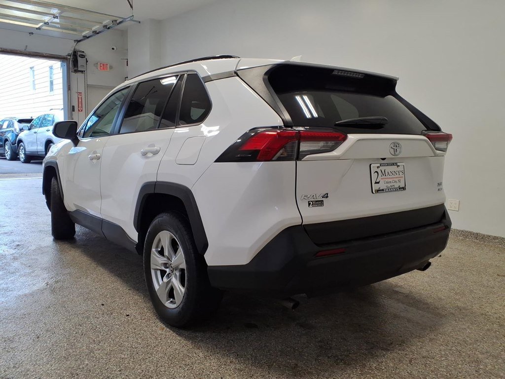 Used 2019 Toyota RAV4 XLE w/ Convenience Package image 6