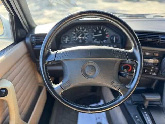 Used 1992 BMW 325i Convertible RWD image 27