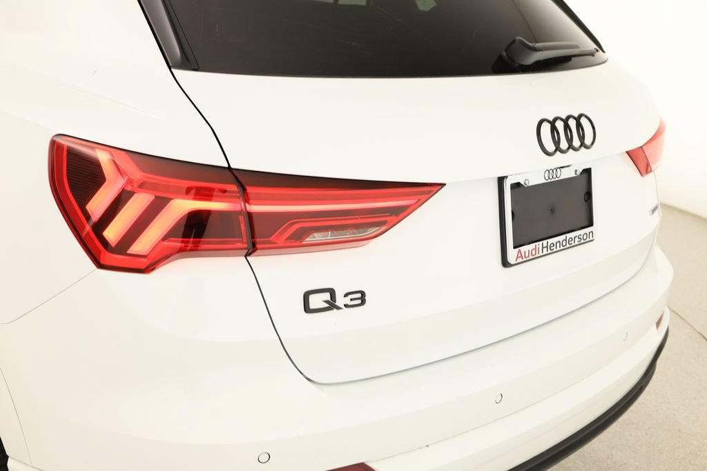 Certified 2025 Audi Q3 2.0T Premium w/ Convenience Package AWD/4WD image 37