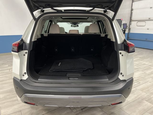 Used 2023 Nissan Rogue SL w/ SL Premium Package image 16