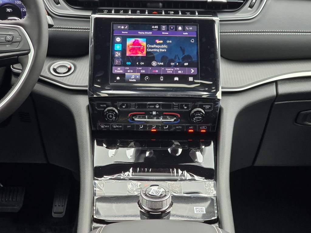 New 2025 Jeep Grand Cherokee L Altitude image 30