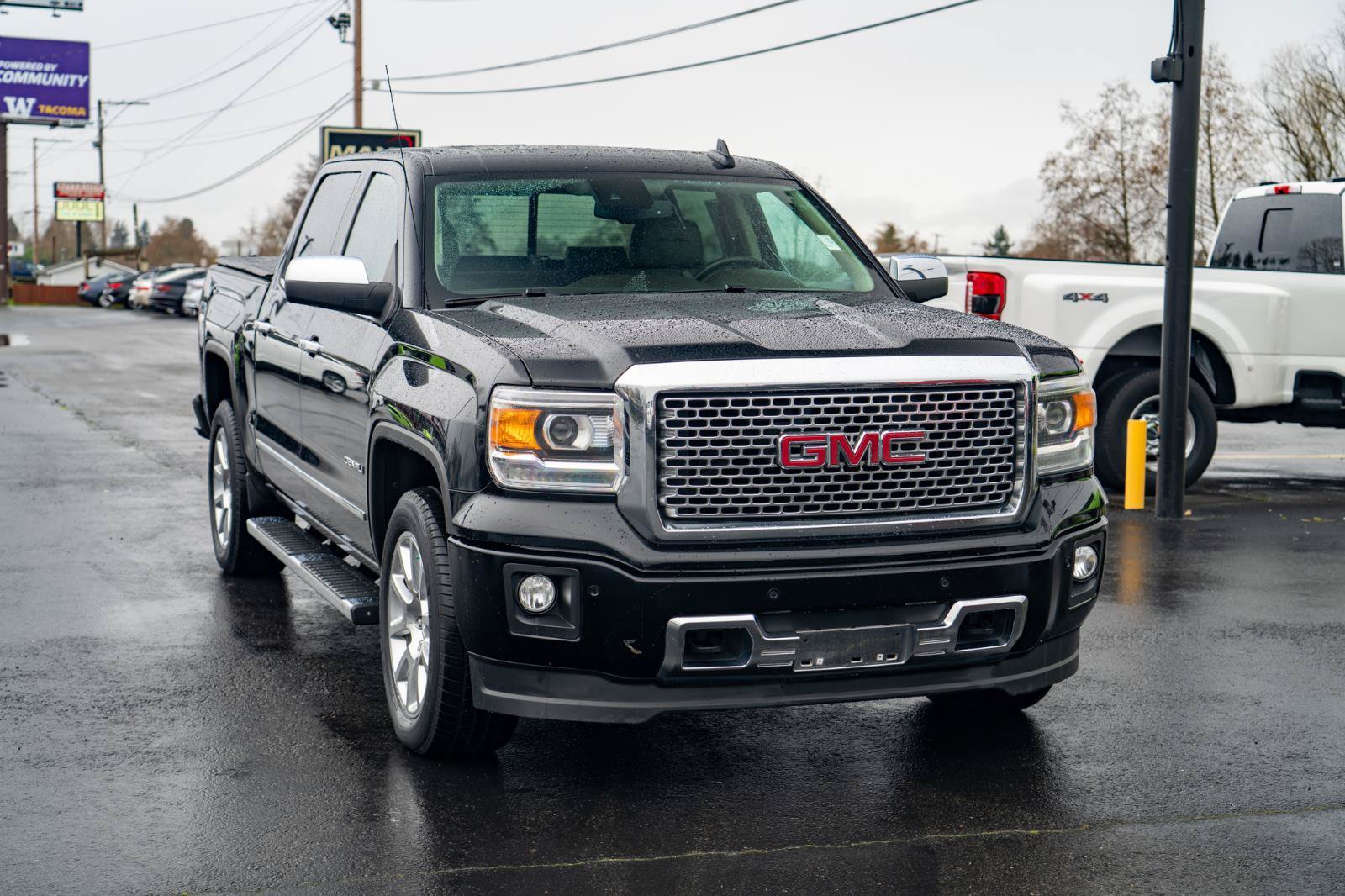 Used 2015 GMC Sierra 1500 Denali w/ Driver Alert Package AWD/4WD image 2