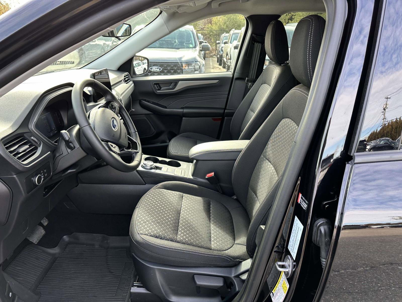 Used 2025 Ford Escape Active w/ Cold Weather Package FWD image 12