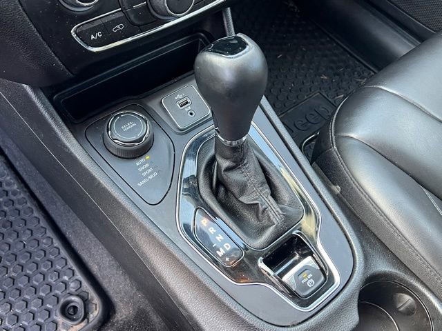 Used 2020 Jeep Cherokee Latitude Plus image 22