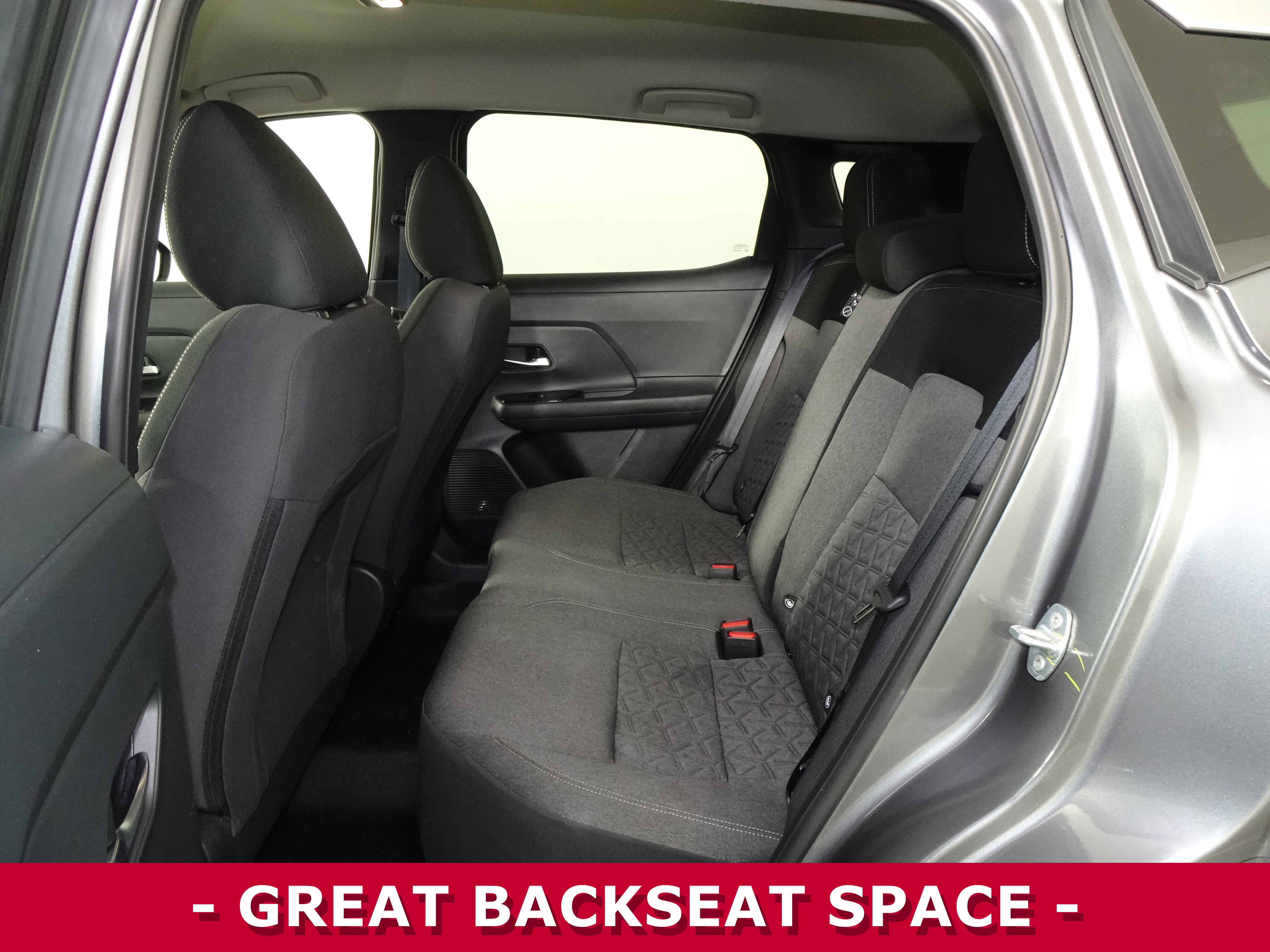 Certified 2025 Nissan Kicks SV image 15