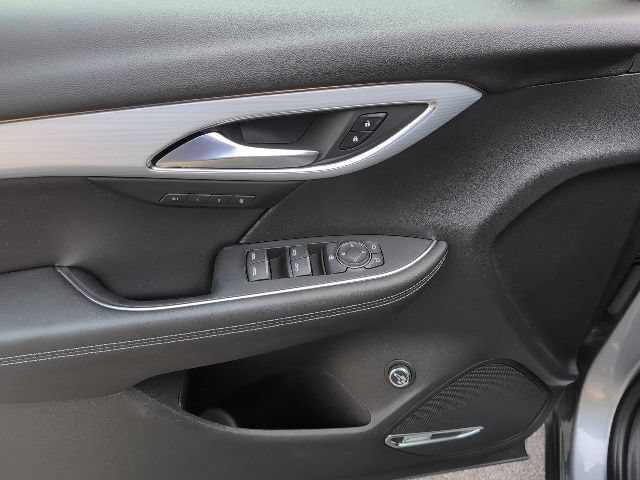 Used 2025 Buick Envision Avenir AWD/4WD image 18