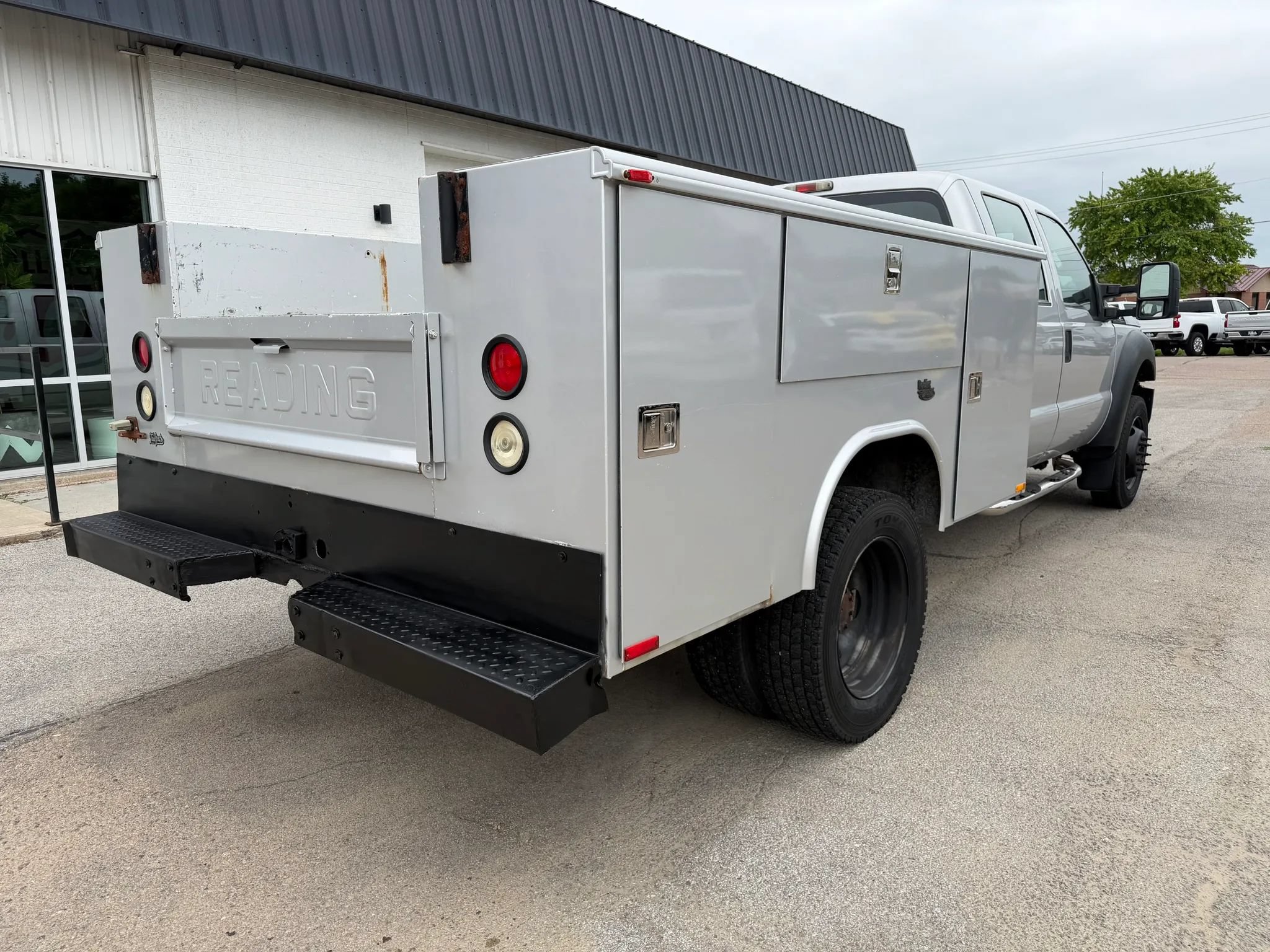 Used 2011 Ford F550 2WD Crew Cab Super Duty image 9
