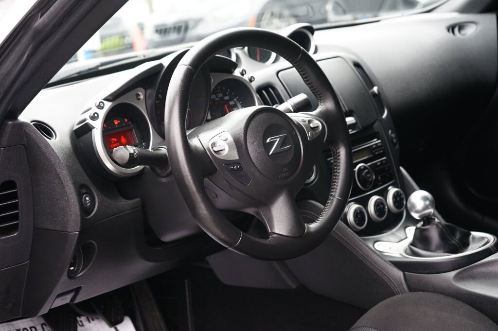 Used 2013 Nissan 370Z Coupe image 12