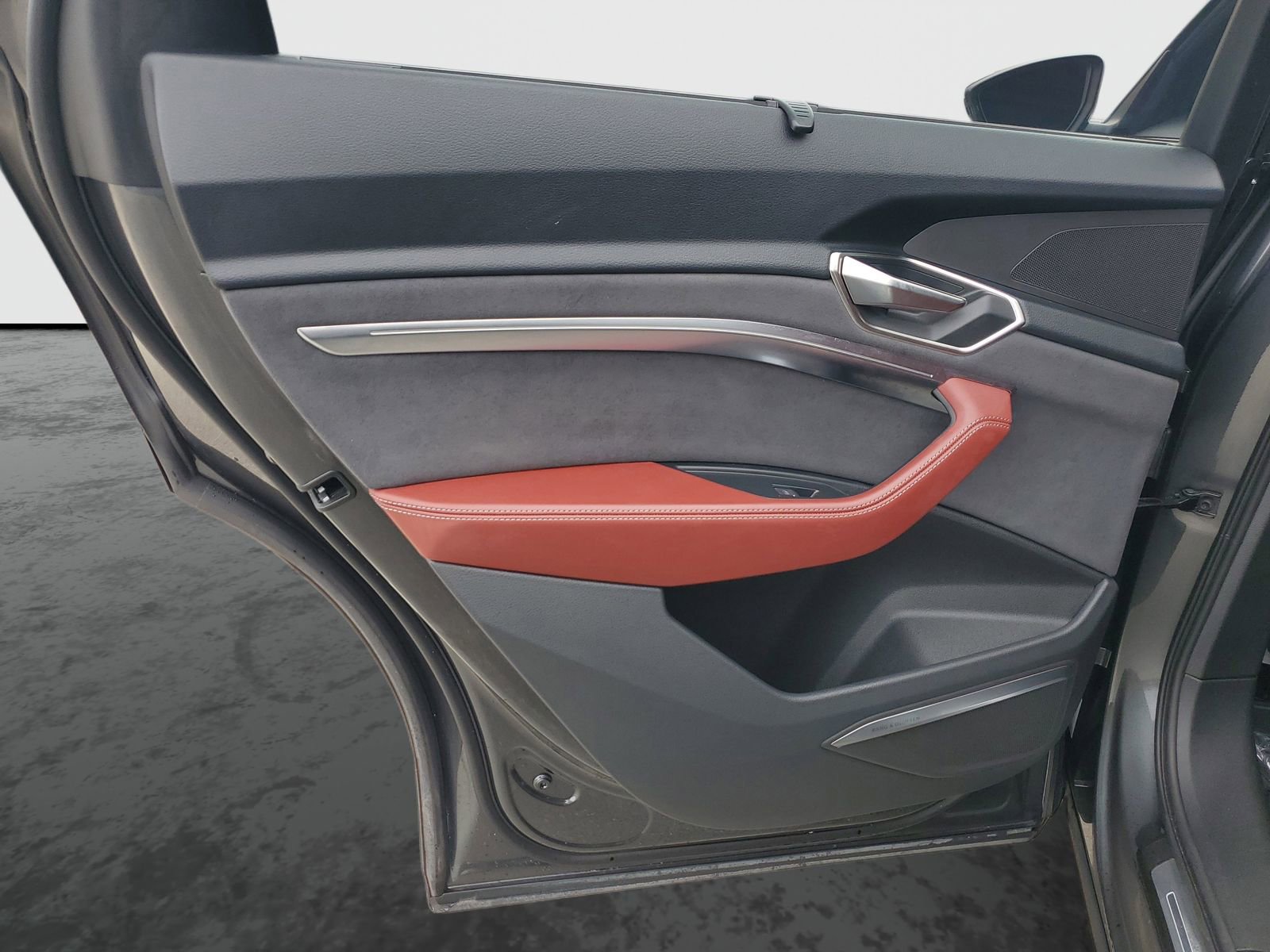 Used 2024 Audi SQ8 e-tron Prestige image 15